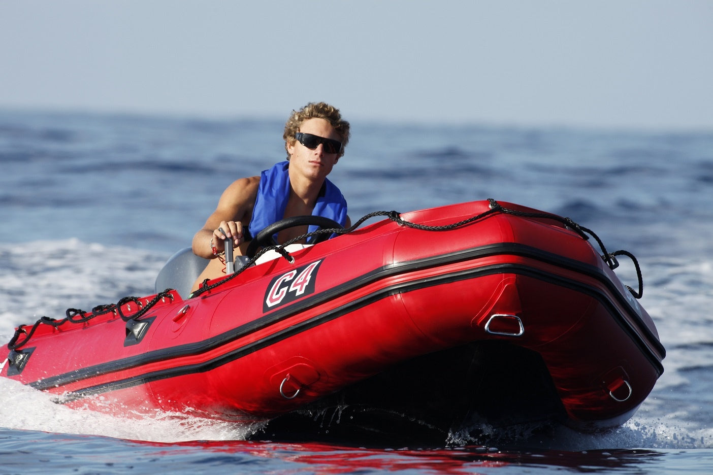 Bombard Commando C4 - rood PVC - rubberboot met aluminium vlonderdelen