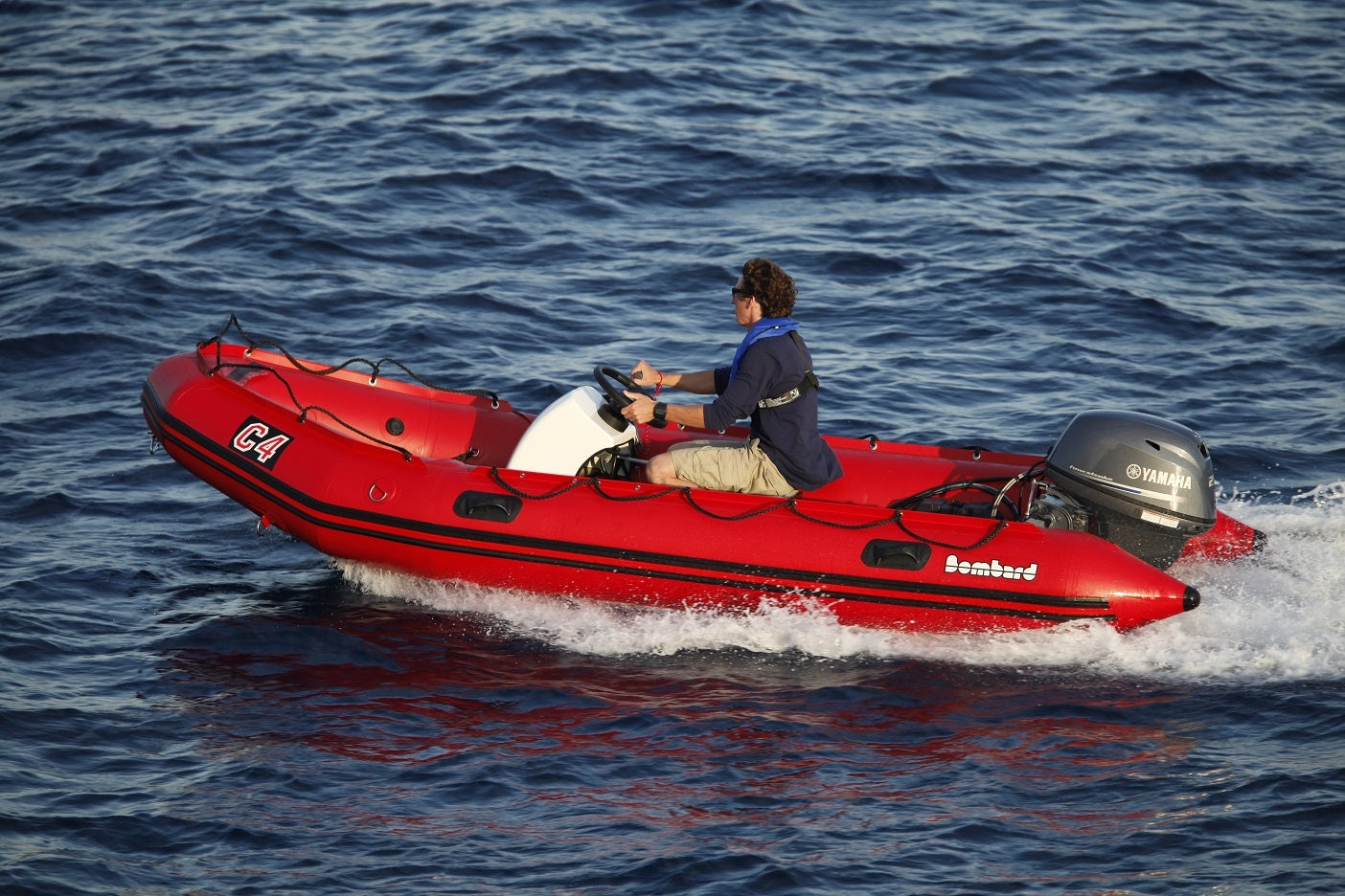Bombard Commando C4 - rood PVC - rubberboot met aluminium vlonderdelen